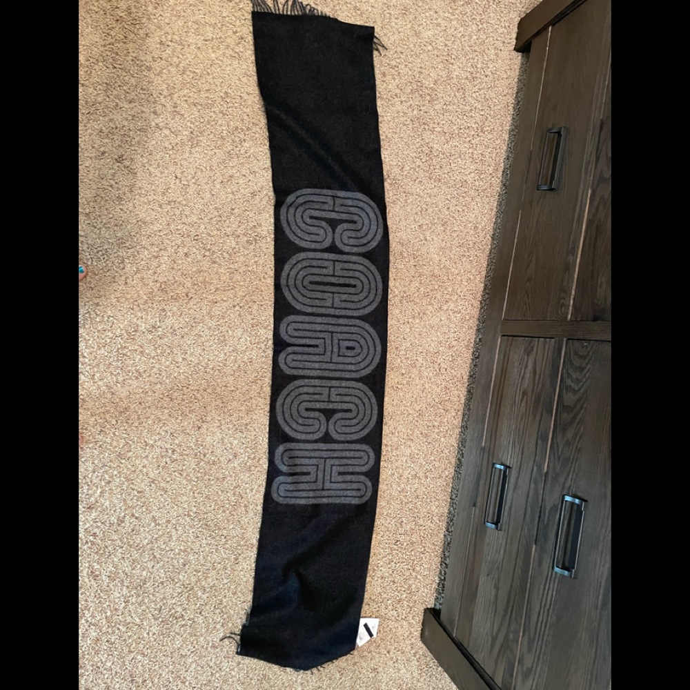 Coach scarf